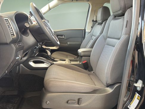 Certified 2024 Nissan Frontier SV w/ Technology Package AWD/4WD image 15
