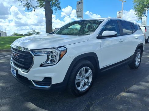 Used 2023 GMC Terrain SLE FWD image 3