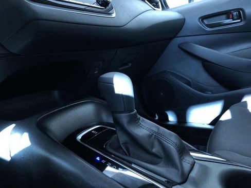 Used 2025 Toyota Corolla LE image 30