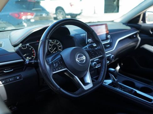 Used 2022 Nissan Altima 2.5 SR w/ Midnight Edition Package image 7