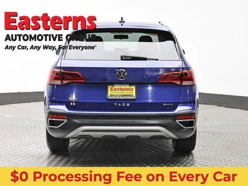Used 2022 Volkswagen Taos SE w/ Panoramic Sunroof Package AWD/4WD image 6