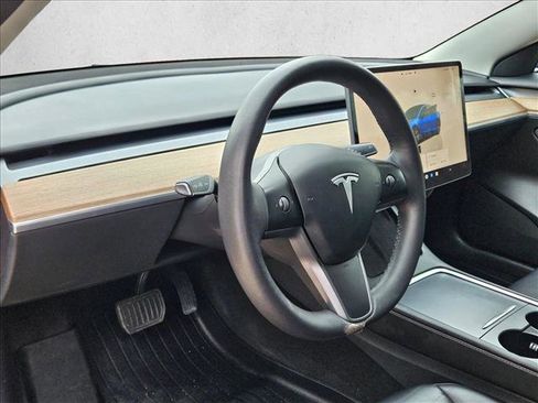 Used 2022 Tesla Model 3 image 10