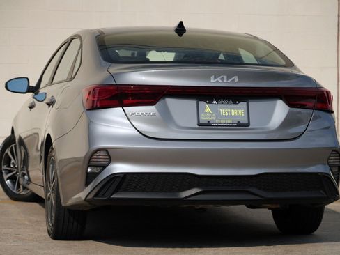 Used 2023 Kia Forte LXS w/ LXS Technology Package FWD image 5