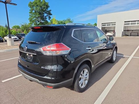 Used 2016 Nissan Rogue SV AWD/4WD image 3