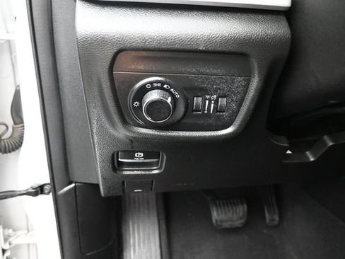 Used 2024 Jeep Grand Cherokee Altitude AWD/4WD image 16
