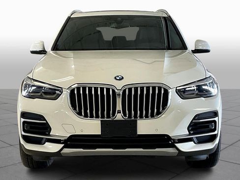 Used 2022 BMW X5 xDrive40i w/ Premium Package image 3