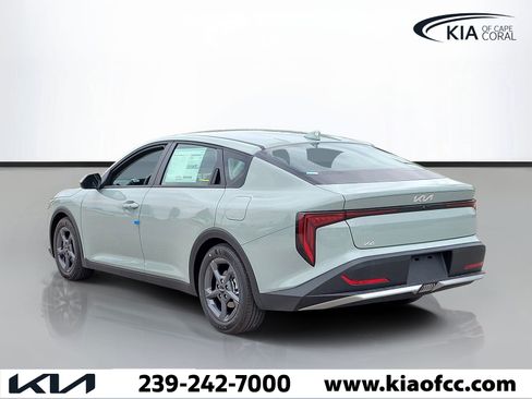New 2026 Kia K4 FWD image 4