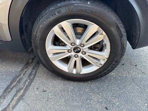 Used 2018 Kia Sportage LX FWD image 17
