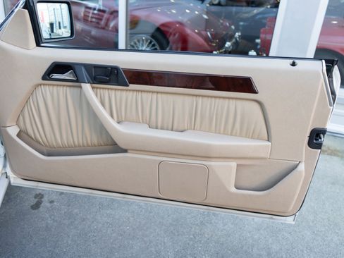 Used 1995 Mercedes-Benz E 320 Convertible image 24
