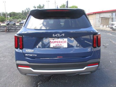 New 2025 Kia Sorento S w/ Panoramic Sunroof Package image 4