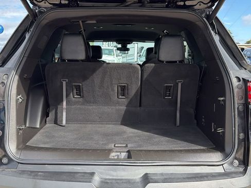 Used 2023 Chevrolet Traverse LT FWD image 29