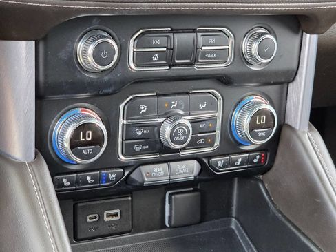 Used 2022 GMC Yukon XL SLT RWD image 24
