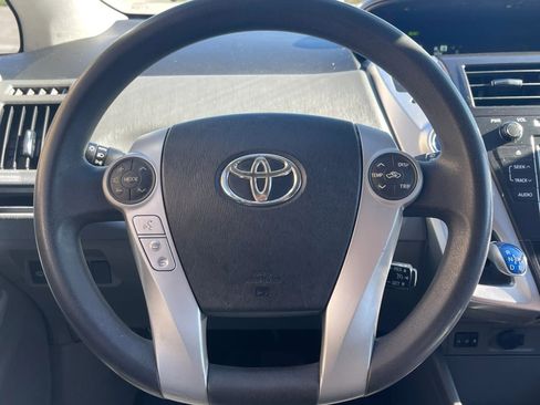 Used 2012 Toyota Prius V Five image 25