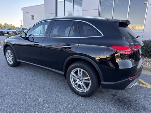 Certified 2025 Mercedes-Benz GLC 300 image 12