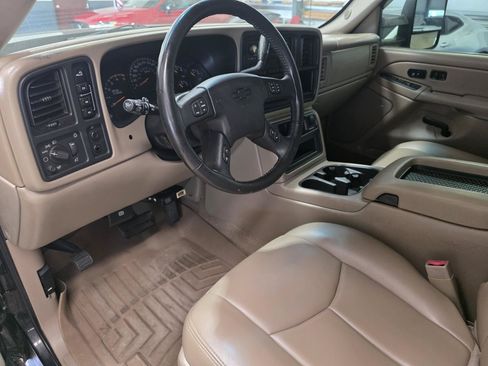 Used 2005 Chevrolet Silverado 3500 LT w/ Heavy-Duty Power Package AWD/4WD image 11
