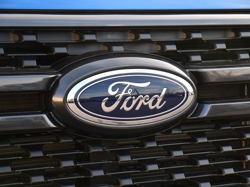 New 2025 Ford Ranger XLT w/ Equipment Group 301A High image 34