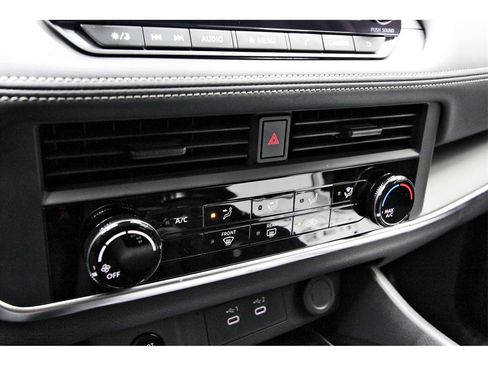 Certified 2024 Nissan Rogue S image 22