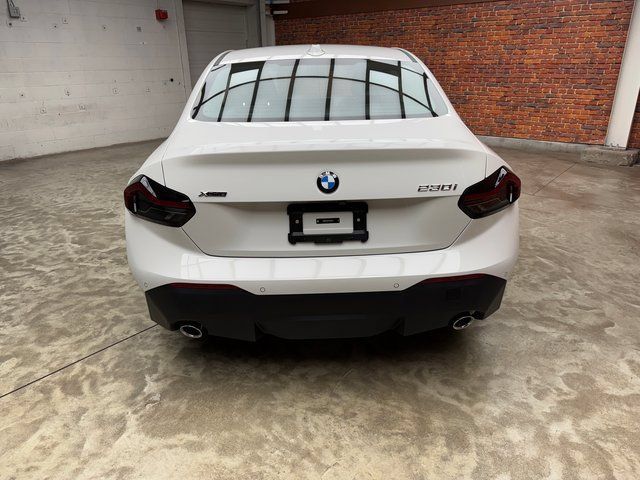 Used 2026 BMW 230i xDrive Coupe w/ Premium Package AWD/4WD image 4