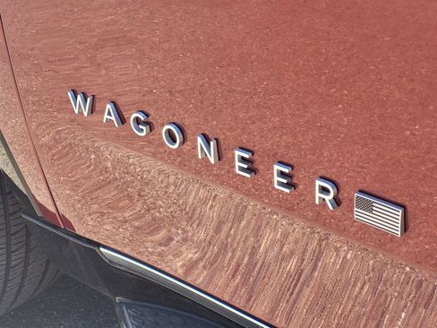Used 2022 Jeep Wagoneer Series III AWD/4WD image 12