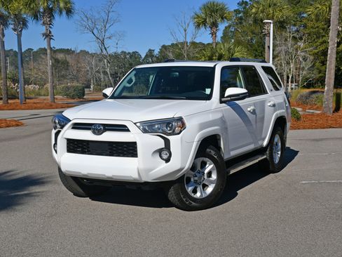 Certified 2024 Toyota 4Runner SR5 Premium image 6