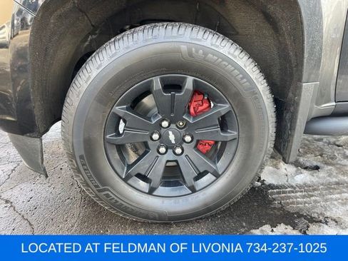 Certified 2022 Chevrolet Colorado Z71 w/ Z71 Midnight Edition image 5