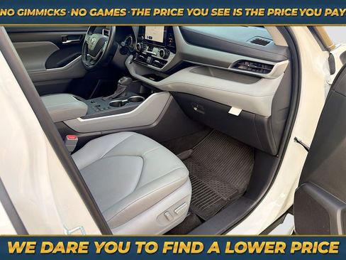 Used 2025 Toyota Highlander XLE AWD/4WD image 14