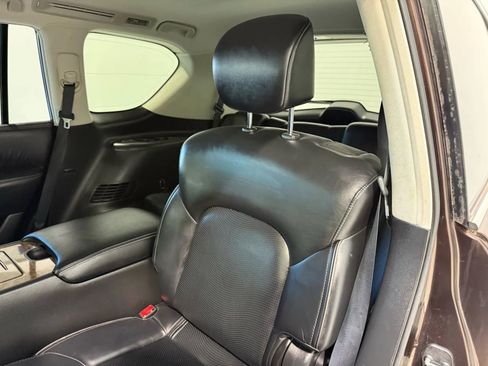 Used 2017 INFINITI QX80 w/ Driver Assistance Package image 23