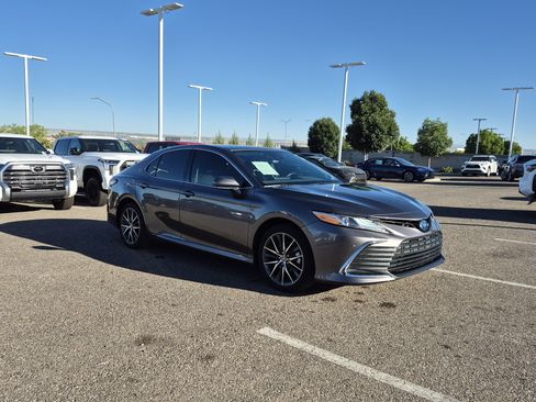 Used 2023 Toyota Camry XLE w/ Navigation Package FWD image 7