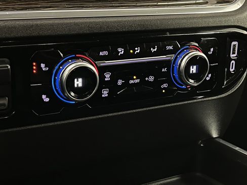 Used 2024 GMC Sierra 3500 SLE image 17