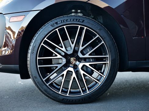 New 2026 Porsche Macan image 13
