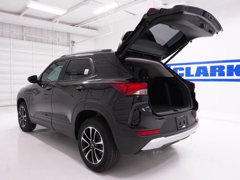 New 2026 Chevrolet TrailBlazer LT w/ Convenience Package AWD/4WD image 9