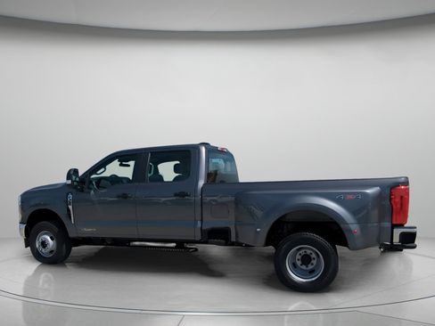 New 2026 Ford F350 XL w/ XL Chrome Package image 17