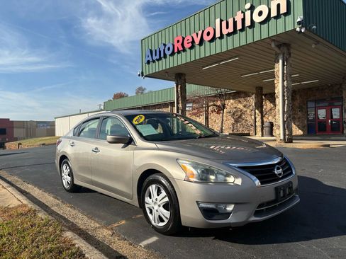 Used 2014 Nissan Altima 2.5 S image 1