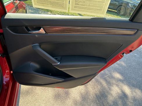 Used 2022 Volkswagen Passat 2.0T image 47