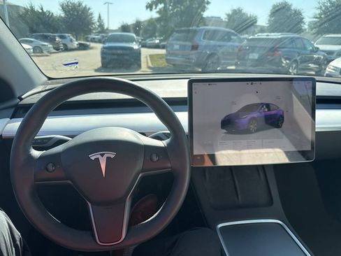 Used 2023 Tesla Model Y Long Range AWD/4WD image 24