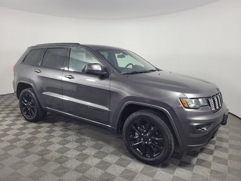 Used 2021 Jeep Grand Cherokee Laredo X image 11