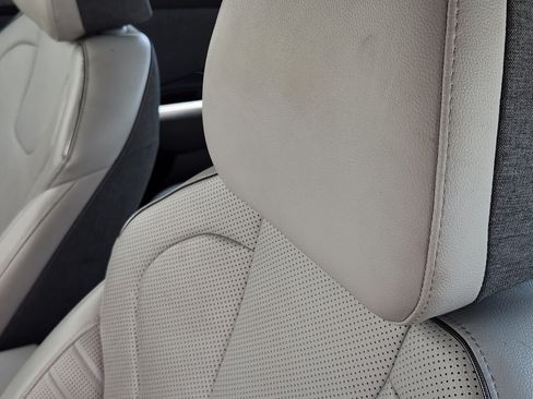 Used 2025 Hyundai Elantra Limited FWD image 17