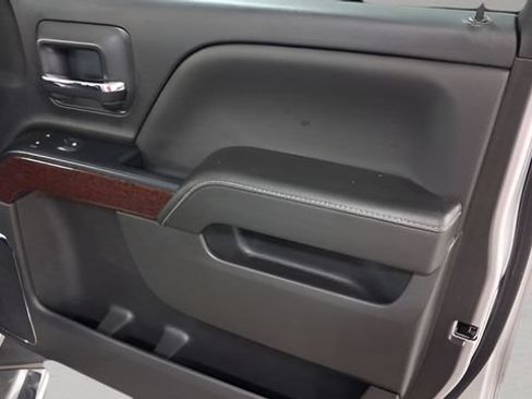 Used 2018 GMC Sierra 1500 SLT AWD/4WD image 18