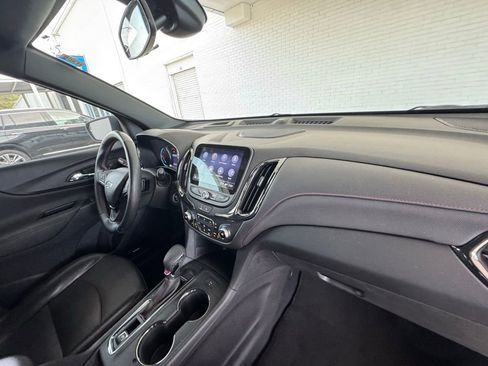 Used 2023 Chevrolet Equinox RS w/ RS Leather Package image 17