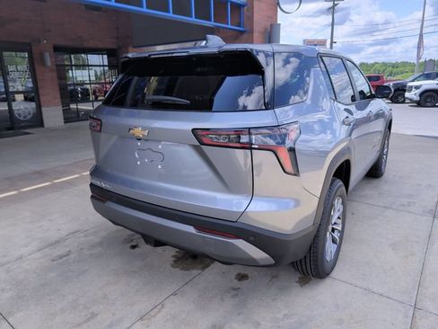 Used 2026 Chevrolet Equinox LT AWD/4WD image 8