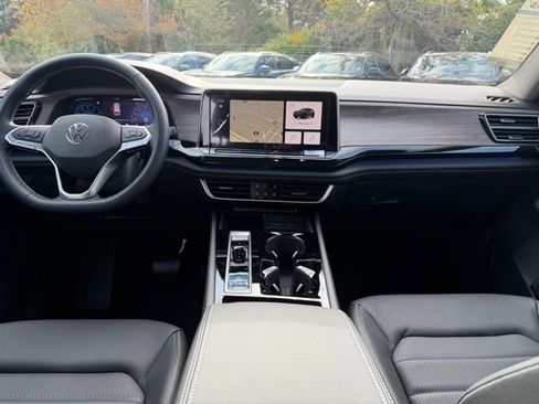 New 2026 Volkswagen Atlas Cross Sport SEL AWD/4WD image 8