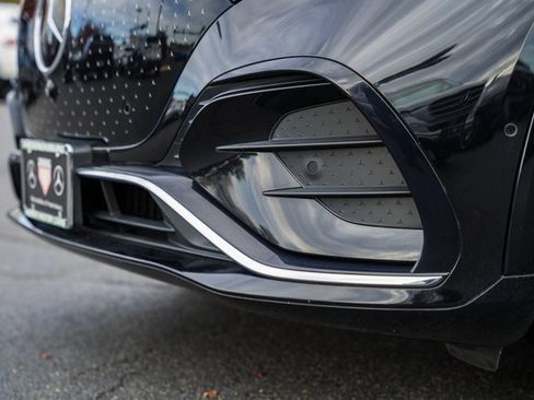 Used 2023 Mercedes-Benz EQS 580 4MATIC SUV image 14