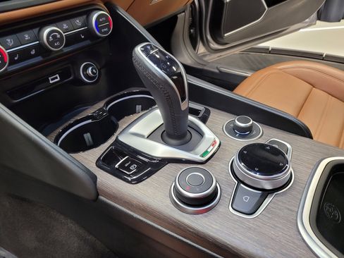 Used 2020 Alfa Romeo Giulia Ti w/ Quick Order Package 22X Lusso image 29