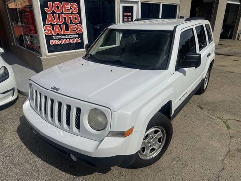 Used 2014 Jeep Patriot Sport FWD image 2