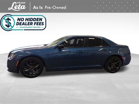 Used 2020 Chrysler 300 Touring w/ Sport Appearance Package RWD image 10