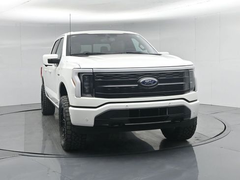 Used 2023 Ford F150 Lightning Platinum image 31