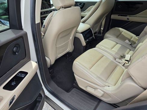 Used 2022 Lincoln Aviator Reserve RWD image 30