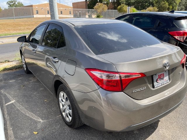 Used 2017 Toyota Corolla LE FWD image 6