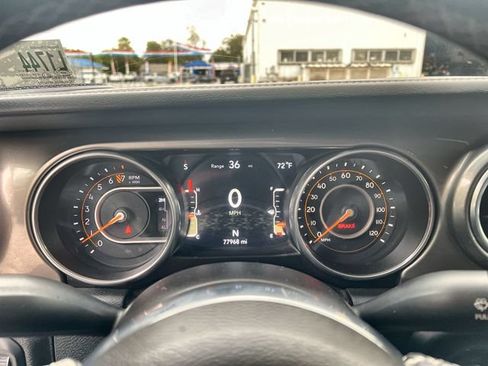 Used 2018 Jeep Wrangler Unlimited Sahara AWD/4WD image 12