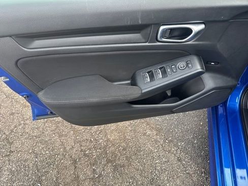 Used 2023 Honda Civic Sport image 6